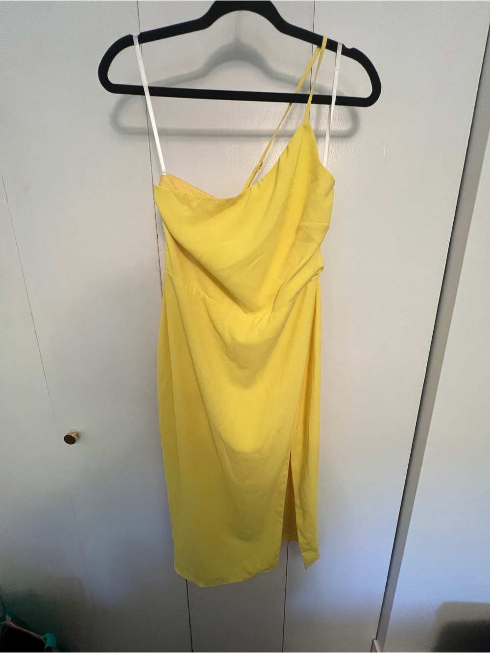 Lovers + Friends One-Shoulder Midi Dress in Yellow - Picture 3 of 5